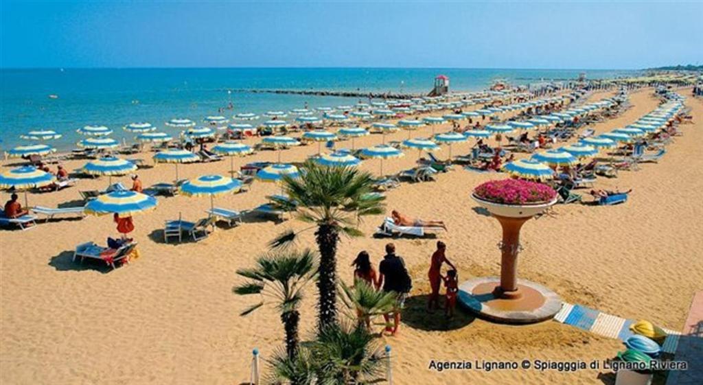 Lignano Riviera With Fireplace & Air Conditioning لينانو سابيادورو المظهر الخارجي الصورة